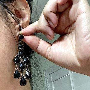 🖤VTG💕Faceted black crystal earrings
